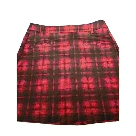 Maurices Women's Medium Red/Black Plaid Mini Skirt with 2 Pockets Pull On - Picture 2 of 5